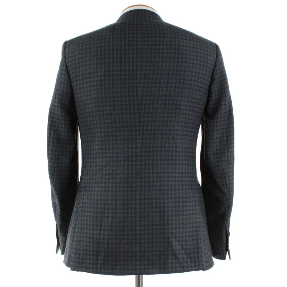 Isaia sleeve shoulder